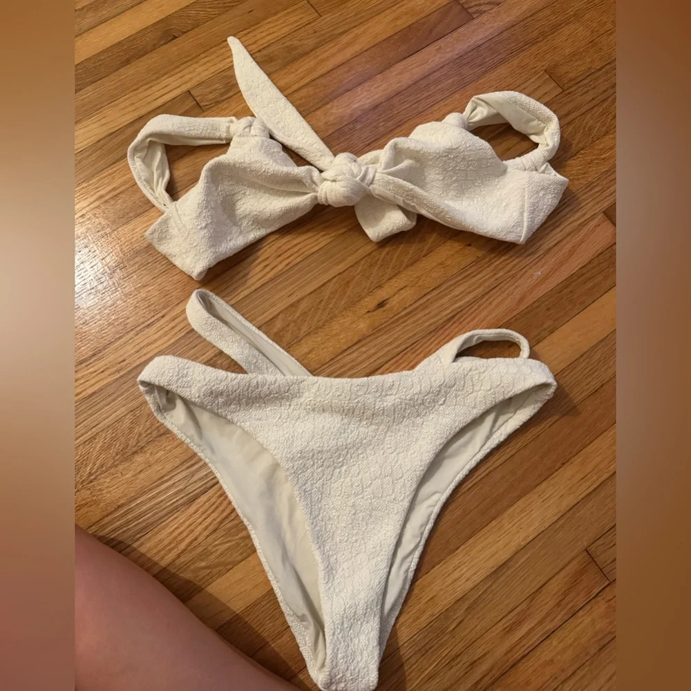 DEVON WINDSOR Cream Textured Knot Front Bikini